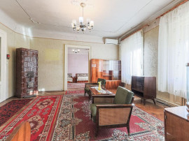 Preț repoziționat: 171.900 EURO / Etaj &icirc;ntreg de v&acirc;nz...