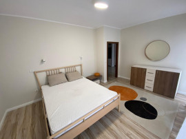 Apartament 3 camere, zona Intim, bloc Bermo