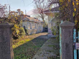 Casă / Vilă de v&acirc;nzare/Ciuslea