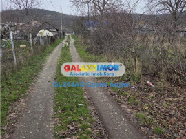 Vindem teren intravilan 1000 mp in Calinesti , dubla deschid