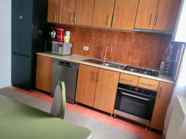 Apartament 2 camere decomandat,zona Stejarului