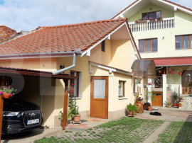 Pensiune turistica + casa de locuit, 315 mp, teren 761 mp, z