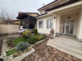 Casă de v&acirc;nzare 239 mp, teren 5,6 ari, zona Titulescu