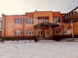 Clădire autorizată servicii medicale, 1400 mp, D+P+1, Lă