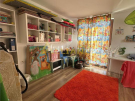 Casa - 370.000eur - 6 Dormitoare living