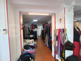 Inchiriere spatiu comercial cu vitrina la strada principala,