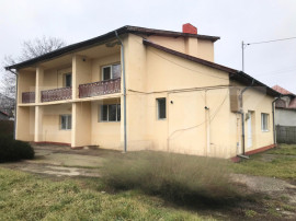 Casă de v&acirc;nzare, 354 mp, zona Titu