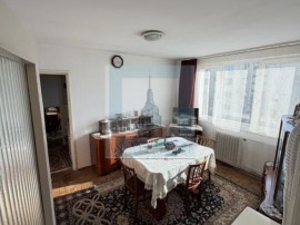 Apartament 3 camere , 60mp, Etj 2/3 - zona R&acirc;șnov/ISR