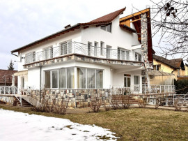 Vila zona Coresi: 1170 mp teren, 6 camere | De