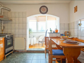 Apartament 3 camere, decomandat - zona Triaj