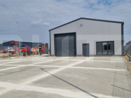 Hala moderna, cu acces la autostrada A3