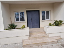 Casa situata in Lumina zona baza sportiva