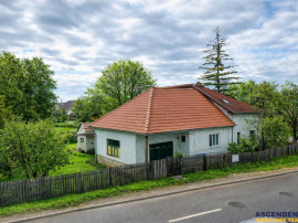 Casa traditionala, cu 709 mp teren intravilan zona apreciabi