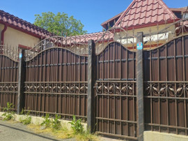 De vanzare casă individuală 3 camere Str. Vultur, 99.00...