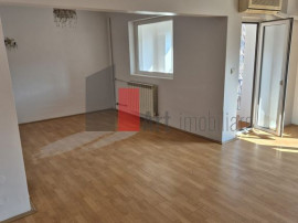 Vanzare apartament 4 camere Lujerului
