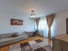 Titan - Costin Georgian, 1 minut metrou, garsoniera dubla...