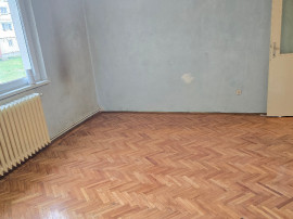 Vand apartament 2 camere decomandat in Deva, zona Gojdu, etaj 1,