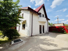 Casa cochetă la 2 minute de București &icirc;n Roșu, Chiajna,