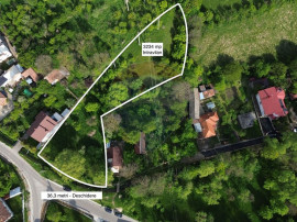 Teren de v&acirc;nzare in Voinesti / Leresti &icirc;nconjurat de na...