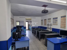 Spatiu comercial Adjud/Vrancea/ Teren de 564 mp