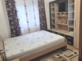Apartament 3 camere decomandate zona Vasile Aaron