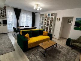 Vand apartament 3 camere 75mp,balcon 4mp,zona Eroilor