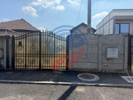 Casă de v&acirc;nzare &icirc;n Craiova &ndash; Strada Poligonului, ter...