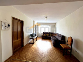 Apartament 4 camere, 80mp, in zona Intim