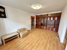 Apartament cu 4 camere de vânzare în cartierul Micalaca