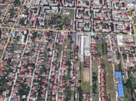 Teren cu suprafaţă de 1039 mp şi front stradal de 6 ml &icirc;