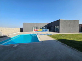 Casa de Lux cu piscina in aer liber situata in comuna Clinc