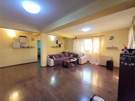 5 camere - 3 bai - 200 mp utili - teren 920 mp - Domnesti -