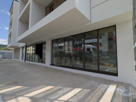 Oportunitate de investitie in zona cu trafic. Spatiu comercial 210mp