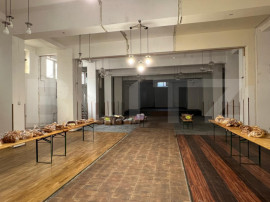 Spațiu generos de &icirc;nchiriat &ndash; demisol, 300 mp, Mănășt