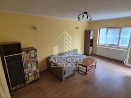 Apartament 3 camere, etaj 2/4, 2 balcoane, centrala propr...