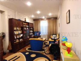 Vila cu aspect de conac in centrul Ploiestiului, ideala pent