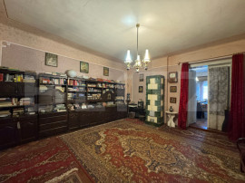 Casa cu 4 camere, 170mp si teren de 1488mp in M&Acirc;NERĂU