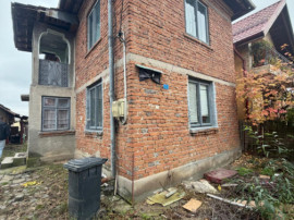 Casa/vila 70mp langa blocuri din caramida , 270mp teren, Fil