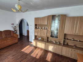 Apartament 3 camere, et. 2, &icirc;n Rovinari, str. Plopilor