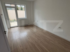 Apartament cu o cameră, decomandat, 32 mp + terasă 24 mp,
