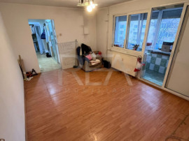 4 camere, et 3/4, bloc anvelopat-Apusului