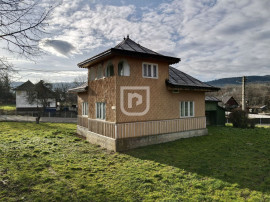 Casă bătr&acirc;nească cu teren &icirc;n Solca &ndash; 26 ari