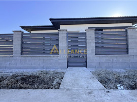 Casa individuala_teren 370 mp_4 camere_ PANOURI FOTO_strada