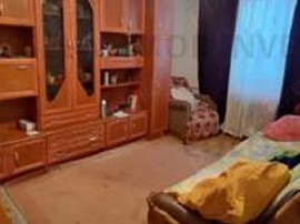 Apartament 3 camere, decomandat - zona Noua