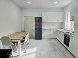 Apartament la casă cu 3 camere - prima &icirc;nchiriere - par...