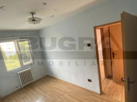 Apartament de 3 camere finisat clasic, zona strazii Paran...