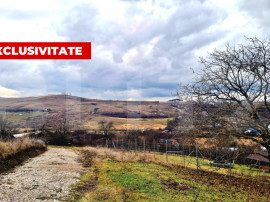 Teren intravilan 1.700 mp, front 68 m, zona Sopor