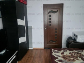 Camera de camin cu baie si bucatarie, etaj 2/4, centrala, Tractorul!