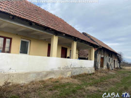 Casa situata &icirc;n orasul T&acirc;rgu-Carbunesti , Localitatea Flor