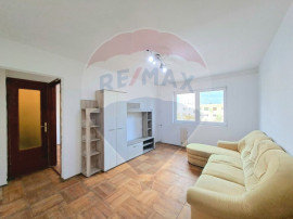 Apartament 3 camere | Zona Romanilor | Etaj 4/4 acoperiș...